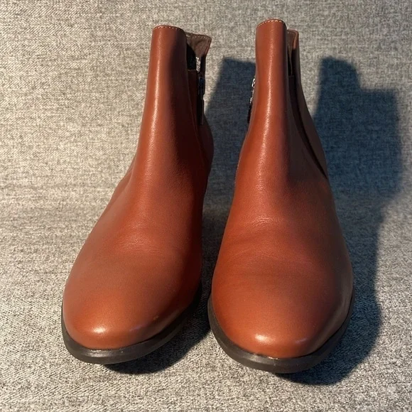 Munro Jackson Leather Boot.NEW - Picture 3 of 9